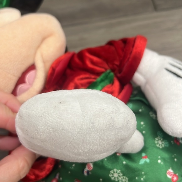 Disney Store 2019 Minnie Mouse Christmas Holiday Plush - Picture 6 of 9